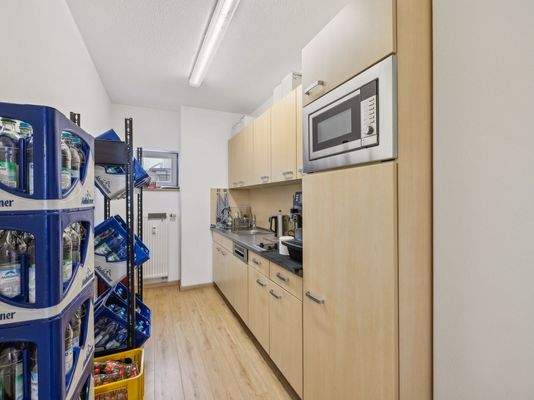 Personalküche und Tiefgarage_1