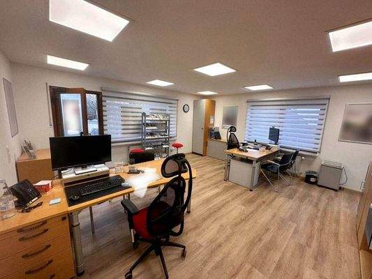 Großer Büroraum inkl. Eingang 