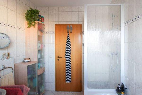 Bad mit Dusche und Wanne_WE_14