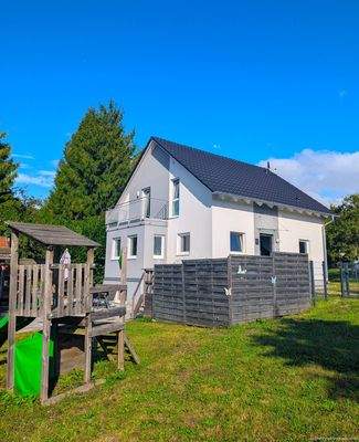 Hausansicht seitlich hinten 