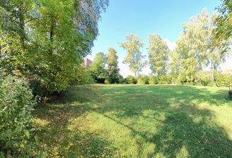 Grundstück hinter Werkstatt