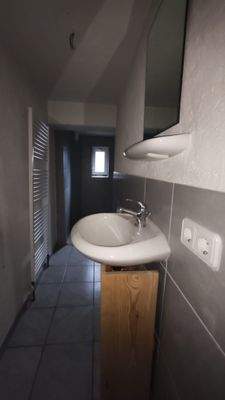 Badezimmer mit Dusche Anliegerwohnung