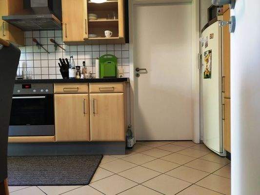 ELW_Küche mit Zugang zur Terrasse