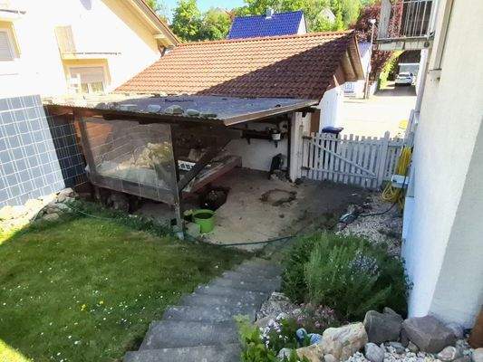 25. Überdachter Außenabstellplatz .jpg