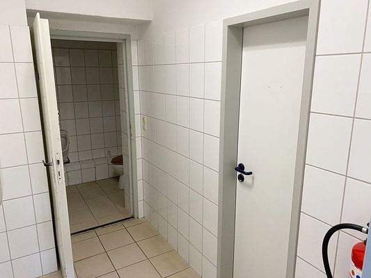 Eingang Sanitäranlagen