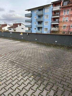 Außenstellplatz vorhanden 