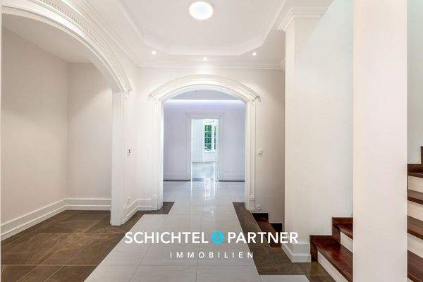 S&P | Eingangsbereich