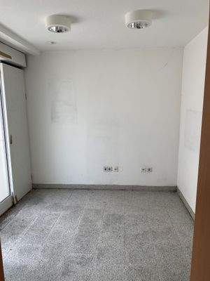 Schiebetür separater Eingang.jpg