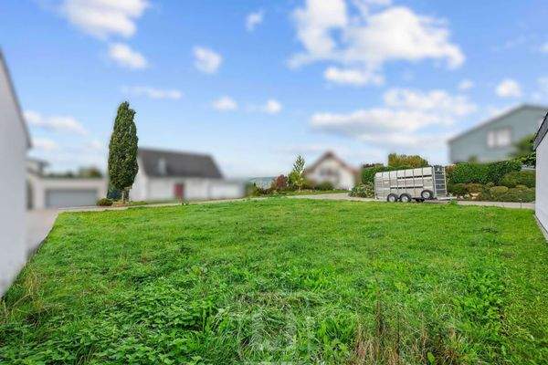 Ebene Grundstücksfläche