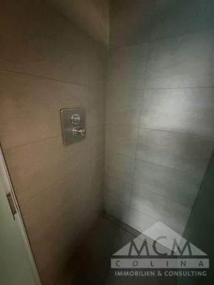 Duschbad in der Sauna