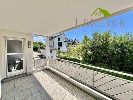 Überdachter Sonnenbalkon EG