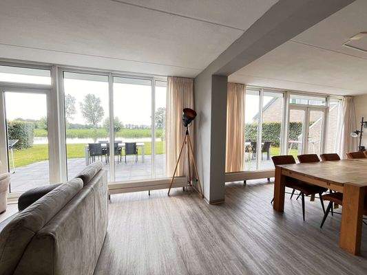 Große Fensterflächen