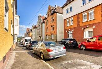 Haus &amp; Straße v. Nord-Westen