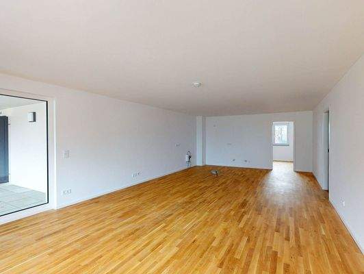 Wohnzimmer mit offener Küche (1)