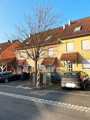 .. gepflegtes Reihenmittelhaus 