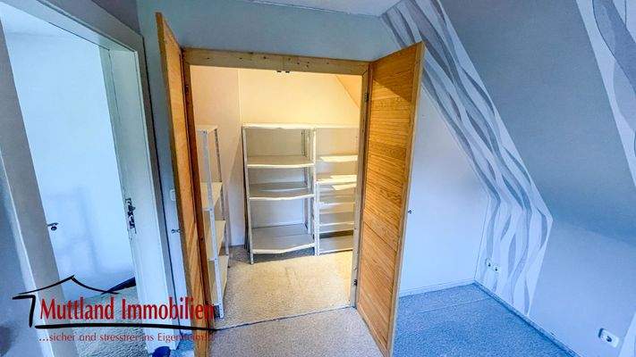 Begehbarer Kleiderschrank