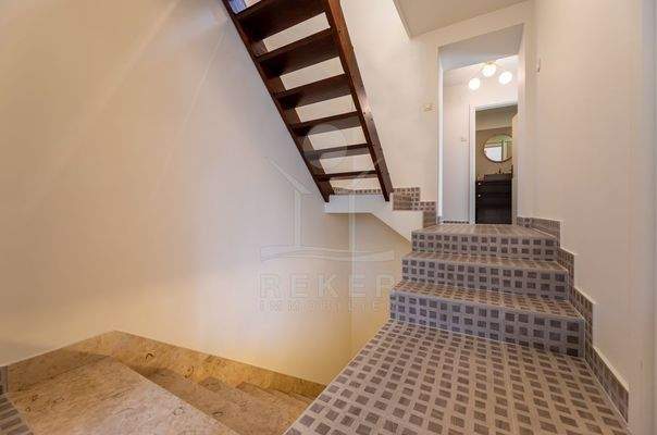 Zwei Stockwerke & hochwertige Ausstattung