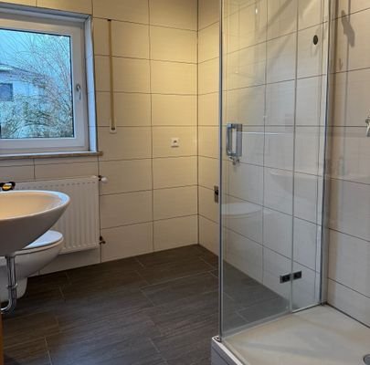 modernisiertes Duschbad EG