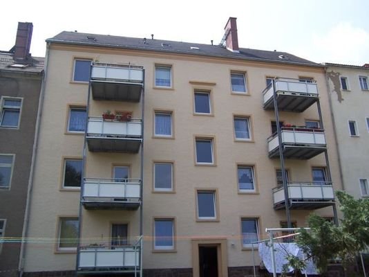 Hausrückseite mit Balkon
