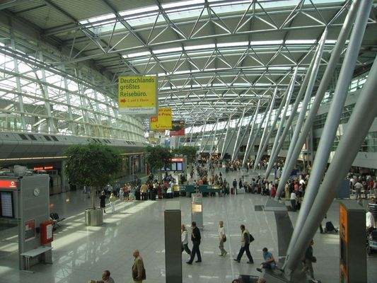 Auch nicht weit - Flughäfen,