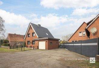 Ausreichend Parkmöglichkeiten direkt vor der Tür