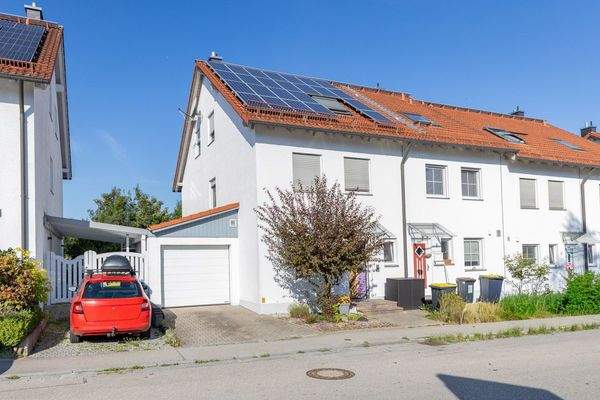 Schöne Aufteilung, Top-Ausstattung inkl. PV-Anlage