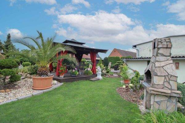 Terrasse und Grillplatz