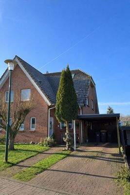 Ansicht - Eingang mit Carport