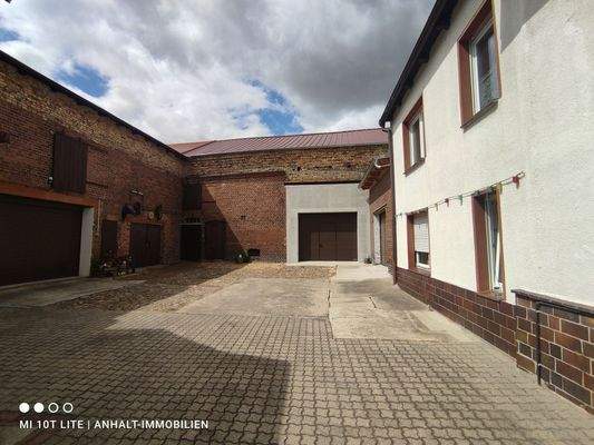 Innenhof Richtung Scheune