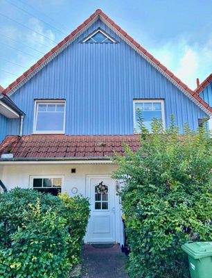 Hübsch mit blauer Deko