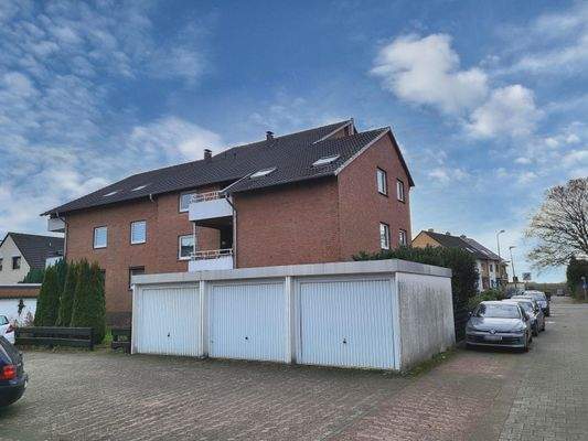 Garagen / Hausrückseite