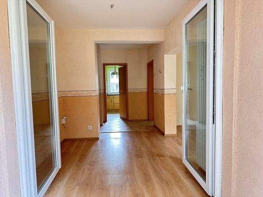 Vom Balkon Richtung Esszimmer