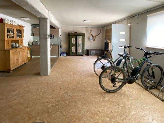 34-Hobbyraum mit Küche.JPG