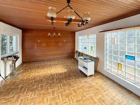 43-Gartenhaus innen.JPG