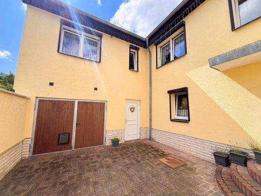 Innenhof und Zugang zur Einliegerwohnung 