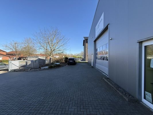 Hofeinfahrt / Parkplätze