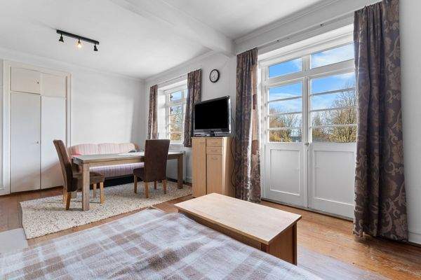 Gästezimmer mit Balkon