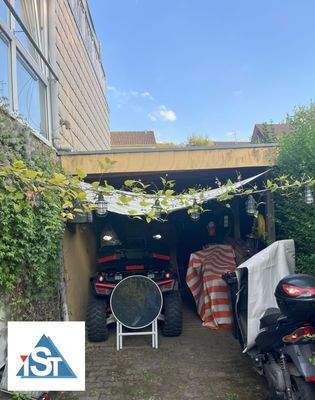 Carport vom Garten aus.jpg