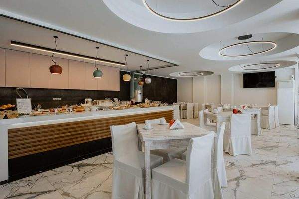 Kreta, Agia Galini: Hotel mit 29 Zimmern zu verkaufen