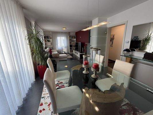 Wohn-/Esszimmer