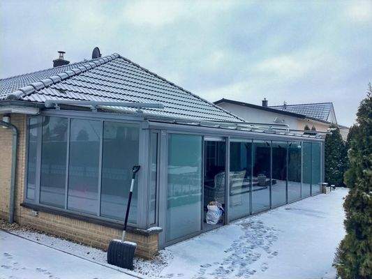 Rückansicht mit Wintergarten