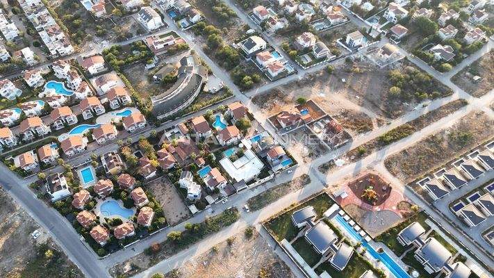 Detached House with Private Pool and Garden for Sale in Belek