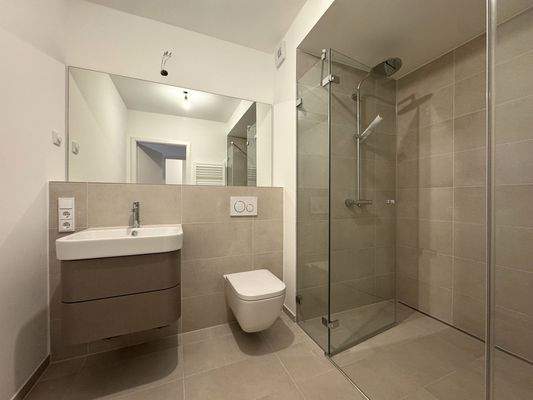 Badezimmer mit Dusche