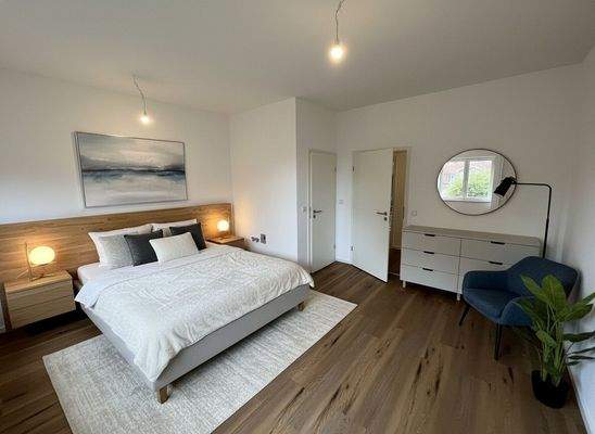 Schlafzimmer mit Bad eingerichtet