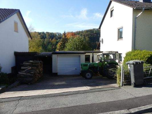 Hofeinfahrt/Garage/Nebengebäude