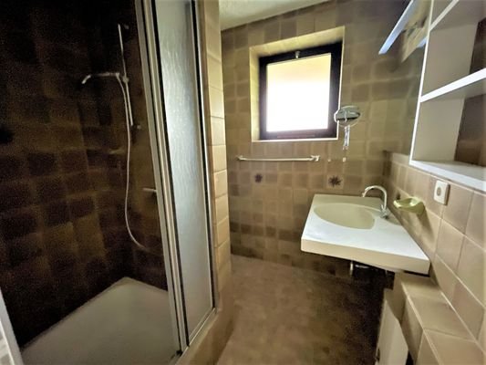 76. Badezimmer Wohnung