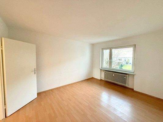 Geräumiges Schlafzimmer ähnlich 2