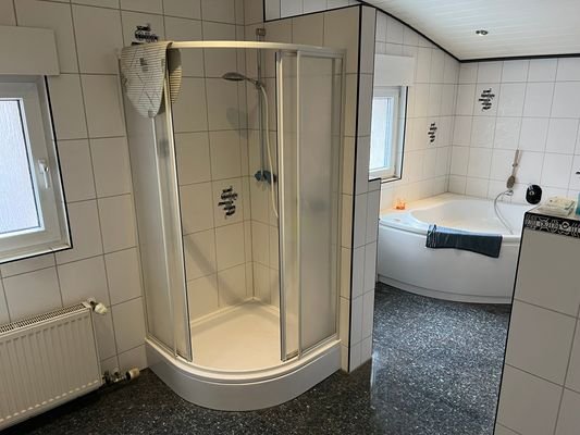 Nr. 35 Badezimmer (EG)