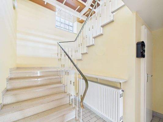 Treppenhaus zu den Kellerräumen