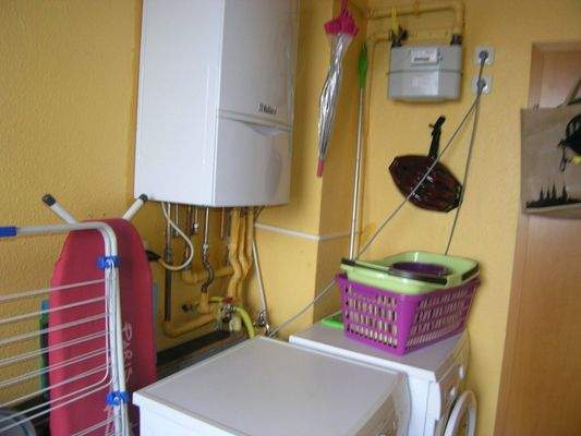 Hauswirtschaftsraum mit Gastherme
